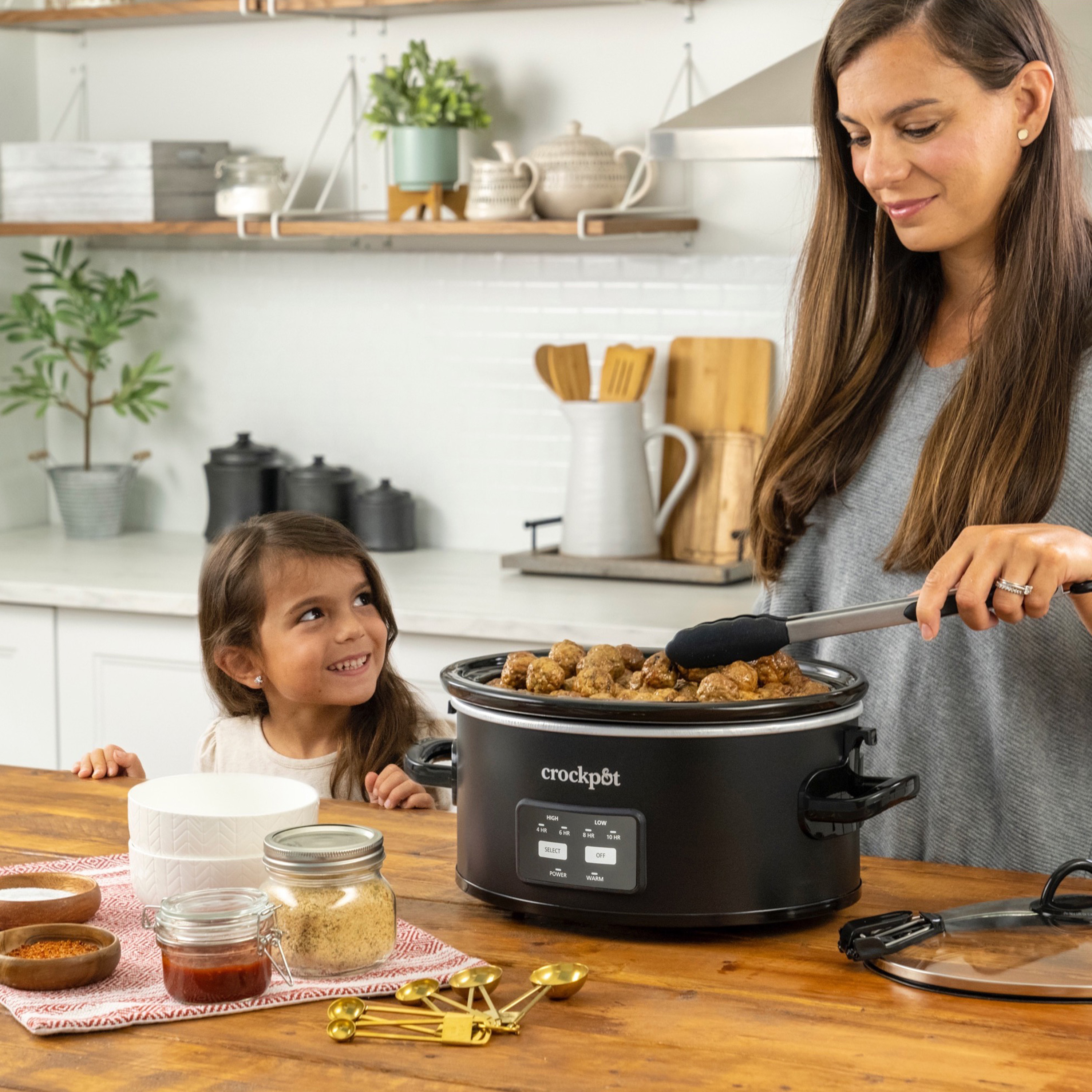 Crock-Pot One-Touch Control 6-Quart Cook & Carry Slow Cooker, Matte Black - Image 3